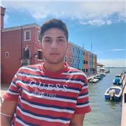 Insegnate delle scuole primarie e studente universitario offre ripetizioni